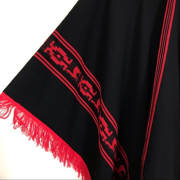 Vintage boho South American poncho - Picture 4 of 8